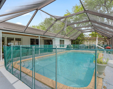 10140 Nw 37th Street - Photo Thumbnail 38