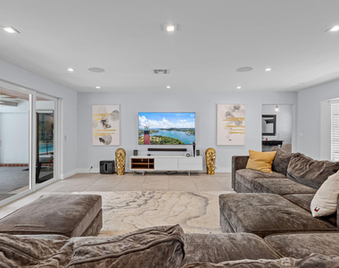 10140 Nw 37th Street - Photo Thumbnail 10