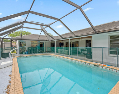10140 Nw 37th Street - Photo Thumbnail 37