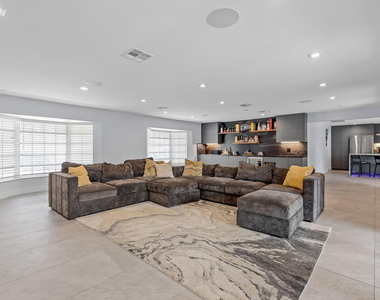 10140 Nw 37th Street - Photo Thumbnail 9