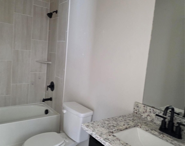 1121 Butler Avenue - Photo Thumbnail 7