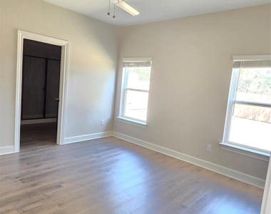 1121 Butler Avenue - Photo Thumbnail 2