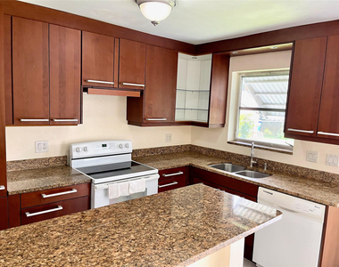 1411 Nw 79th Way - Photo Thumbnail 2