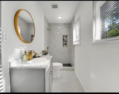 916 Acorn Street - Photo Thumbnail 26