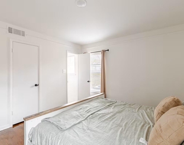 916 Acorn Street - Photo Thumbnail 21