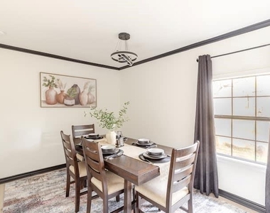 916 Acorn Street - Photo Thumbnail 9