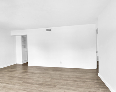 8 Ne 15th Avenue - Photo Thumbnail 5