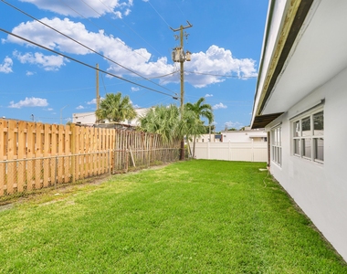 8 Ne 15th Avenue - Photo Thumbnail 18