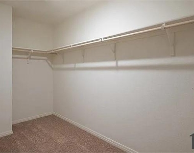 1875 Lockhart Drive - Photo Thumbnail 8