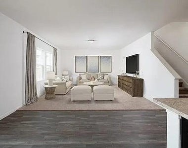 1875 Lockhart Drive - Photo Thumbnail 4