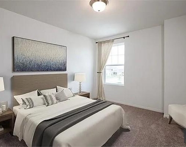 1875 Lockhart Drive - Photo Thumbnail 9