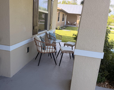 590 Se Faith Terrace - Photo Thumbnail 1