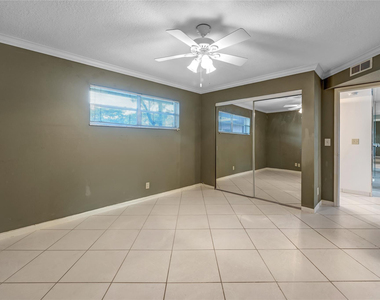 3774 Inverrary Boulevard - Photo Thumbnail 10