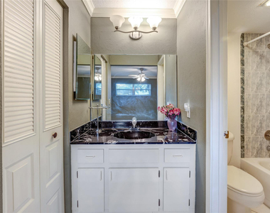 3774 Inverrary Boulevard - Photo Thumbnail 11