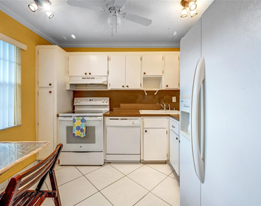 3774 Inverrary Boulevard - Photo Thumbnail 5