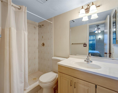 3774 Inverrary Boulevard - Photo Thumbnail 8