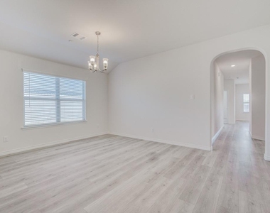 4108 Forest Bend Road - Photo Thumbnail 5