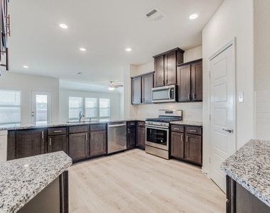 4108 Forest Bend Road - Photo Thumbnail 9
