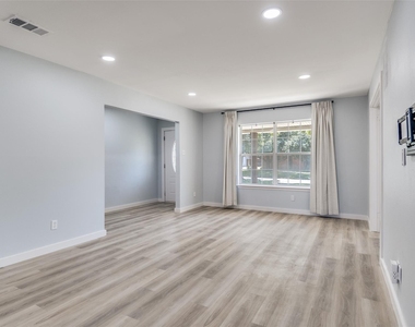 3647 Whitehall Drive - Photo Thumbnail 11