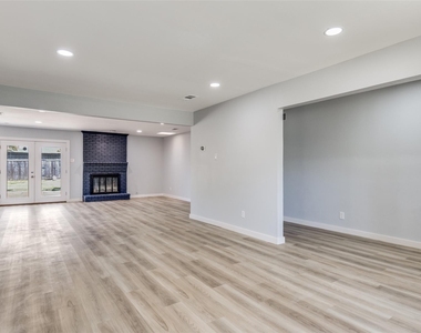 3647 Whitehall Drive - Photo Thumbnail 16