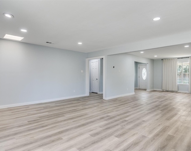 3647 Whitehall Drive - Photo Thumbnail 12