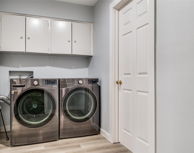 3647 Whitehall Drive - Photo Thumbnail 18