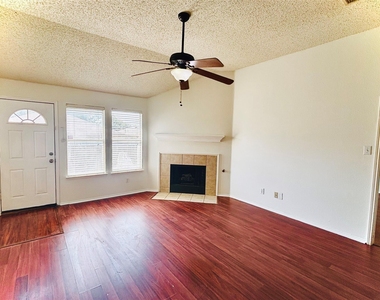 1108 Alexandria Drive - Photo Thumbnail 6