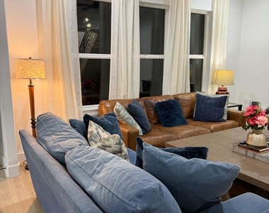 202 Wykagyl Street - Photo Thumbnail 15