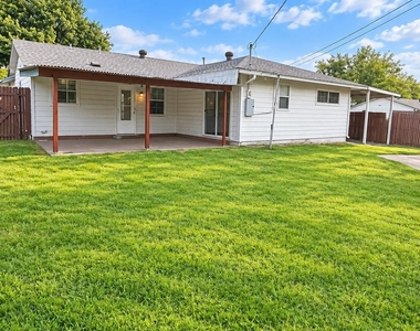 8324 Ellery Drive - Photo Thumbnail 9
