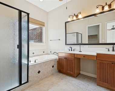 2225 Cameron Crossing - Photo Thumbnail 7