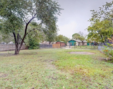 3842 Commonwealth Drive - Photo Thumbnail 13
