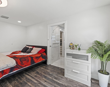 3230 Roosevelt Street - Photo Thumbnail 19
