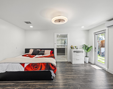 3230 Roosevelt Street - Photo Thumbnail 17