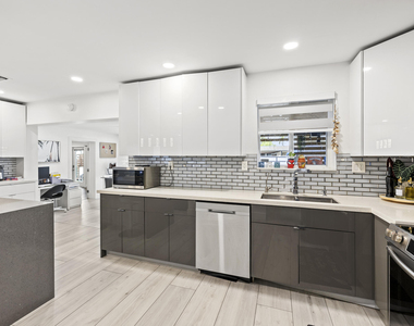 3230 Roosevelt Street - Photo Thumbnail 8