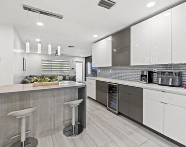 3230 Roosevelt Street - Photo Thumbnail 10