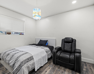 3230 Roosevelt Street - Photo Thumbnail 25