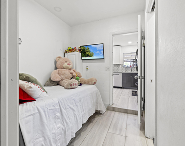 3230 Roosevelt Street - Photo Thumbnail 34
