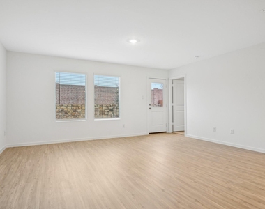 1624 Baugh Street - Photo Thumbnail 5