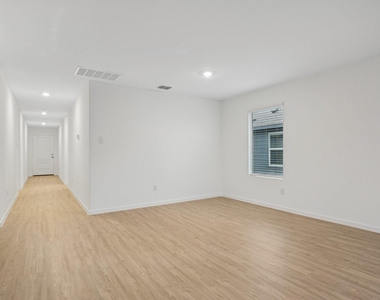 1624 Baugh Street - Photo Thumbnail 7