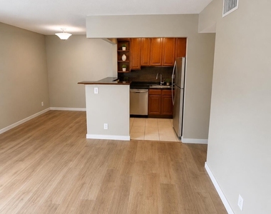 3017 Nw 118th Drive - Photo Thumbnail 2