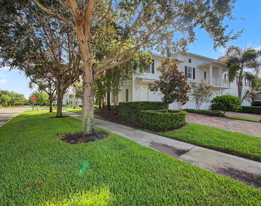 1334 S Community Drive - Photo Thumbnail 3
