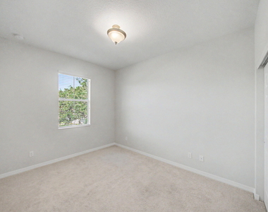 1334 S Community Drive - Photo Thumbnail 15