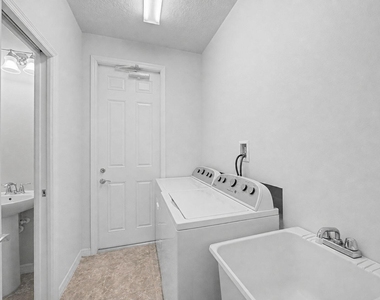 1334 S Community Drive - Photo Thumbnail 18