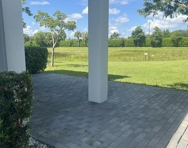 8991 Kingsmoor Way - Photo Thumbnail 4