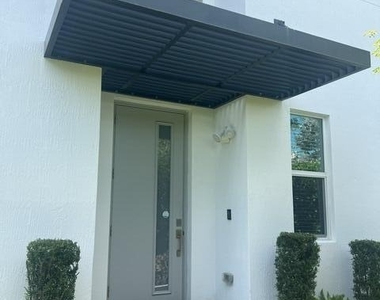 8991 Kingsmoor Way - Photo Thumbnail 3