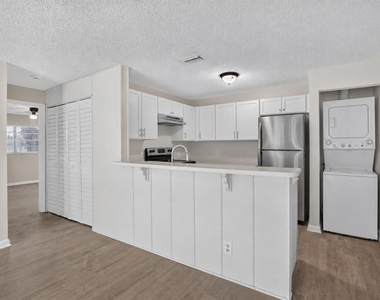 9426 Nw 49th Place - Photo Thumbnail 1