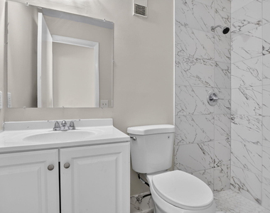 9426 Nw 49th Place - Photo Thumbnail 3