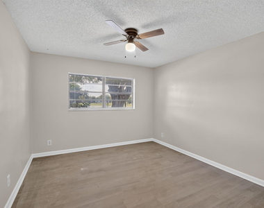 9426 Nw 49th Place - Photo Thumbnail 4