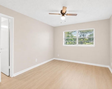 9426 Nw 49th Place - Photo Thumbnail 13