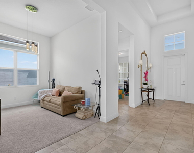 9202 Sw Esule Way - Photo Thumbnail 9